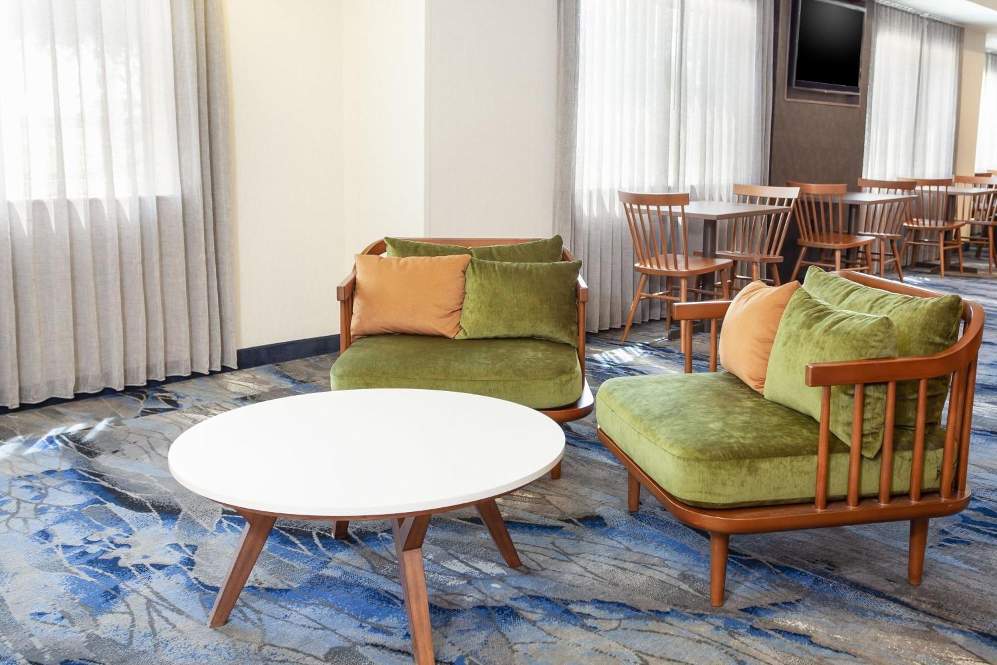 Fairfield By Marriott Hotel 3*