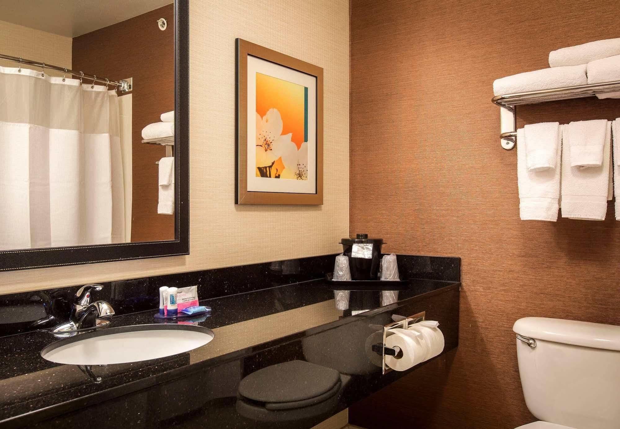 Fairfield By Marriott Hotel 3*
